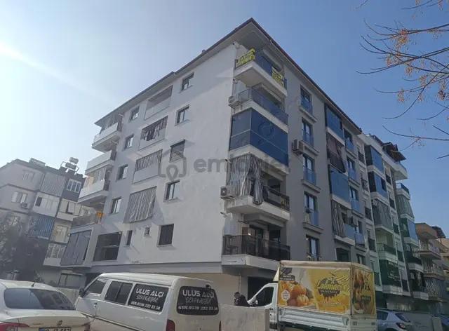 Namıkkemal Mah.de Müstakil Otoparklı Satılık 2+1 Daire 1