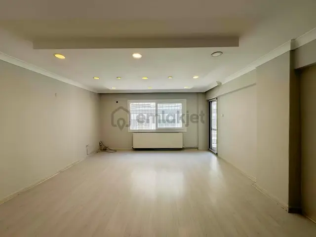 Msg'den Göztepede Sahile 150 Metre - Tadilatlı 2+1 Kiralık Daire 2