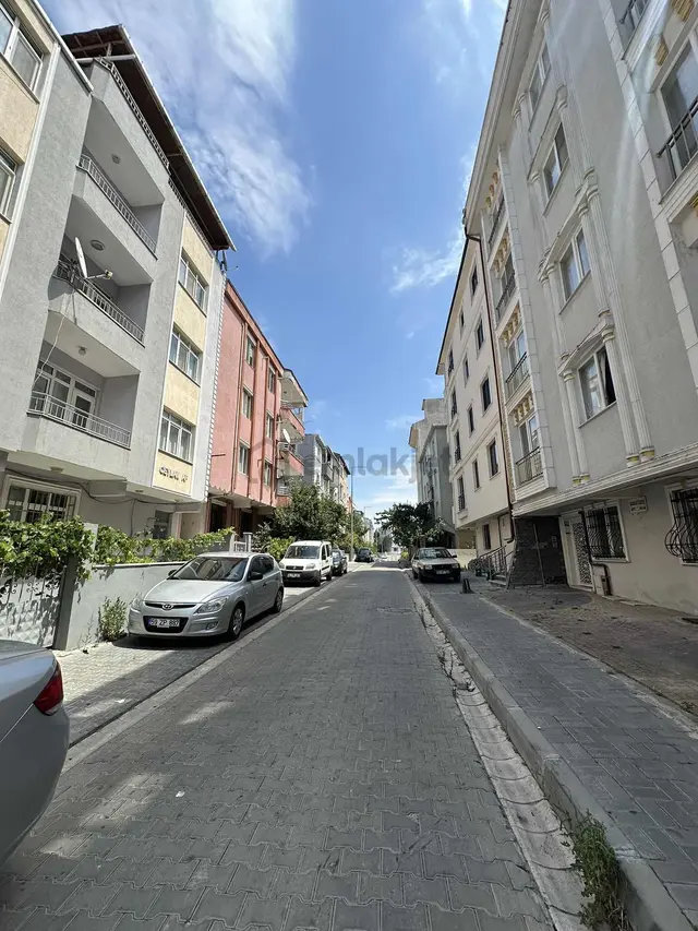 Nusratiye 2+1 Su Deposu Altı 2+1 Yüksek Giriş Altta Daire Var 2