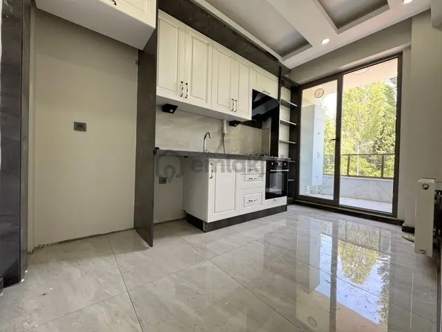 Yetkili Güç'ten İkizçay'da Ön Cephe Kombili Ayrı Mutfaklı Lüx Satılık 2+1 Daire 1