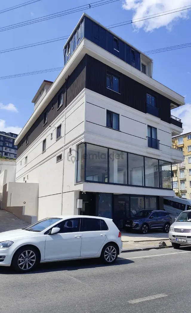 Yenidogan Cad.uzerinde Çatı Dubleks Daire 5+2 1