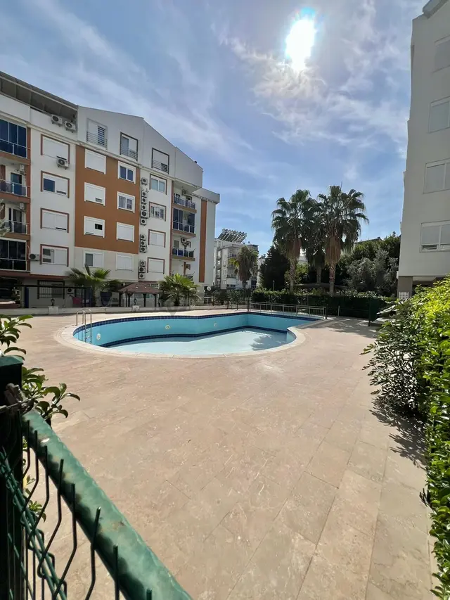 Konyaaltı Limanda Havuzlu 1+1 Eşyalı Kiralık Daire