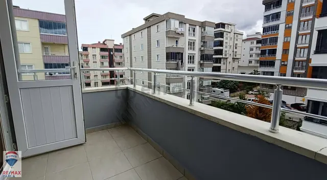Sınırsız Kredi Deniz Manzaralı İskanlı Ara Kat Geniş 3+1 2
