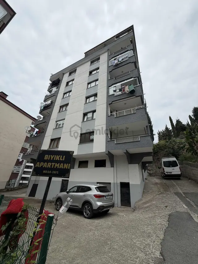 Aydınlıkevler'de Kiralık 3+1 Daire 1