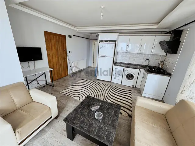 Deka Gayrimenkul'den Tramvaya Cephe Deniz Manzaralı Kiralık 1+1 2