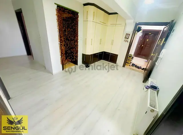Şengül Gayrimenkul'den 1.200 Evlerde Satılık 4+1 Önü Açık Daire 2