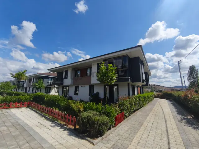 Şile'de Havuzlu Butik Sitede Satılık 2+1 Daire 1