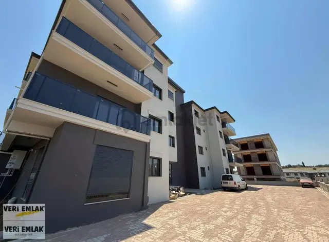 Veri'den 1+1, 60 M² Geniş Balkonu Aydınlık Ve Kullanışlı Daire! 2