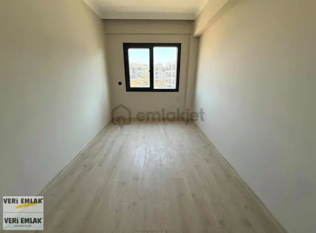 Veri'den 1+1, 60 M² Geniş Balkonu Aydınlık Ve Kullanışlı Daire! 2