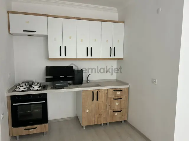 Yükselden Satılık Edremit Turhanbeyde Kaçmaz Fırsat Asansörlü 1+1 Daire 1