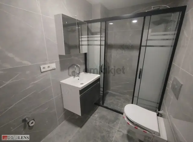Tuzla Mahallesinde Ve Çarşıya Yakın Konumda Kiralık 2+1 Daire 2