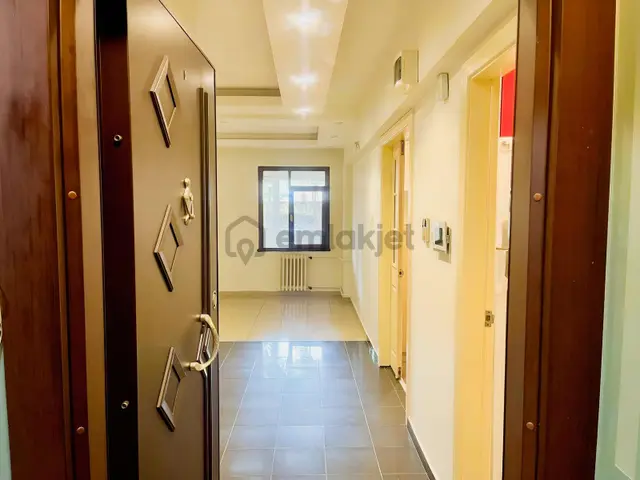 Prestijli Firmaların Olduğu Altunizade'de Kış Bahçeli 2+1 Ofis 2
