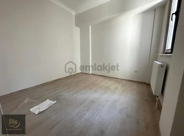 Has Seba'dan Tevfikbey Mh 2+1 80m2 Cadde Üzerinde Satılık 1.kat 1