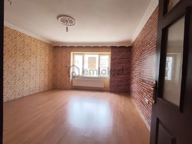 Yılmaz Gayrimenkulden Cadde Üzeri Kiralık 2+1 Yapılı Cadde Üzeri 1