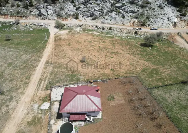 Alanya Çökele Yaylasında Satılık 1.370 M2 Rızai Taksimli Tarla