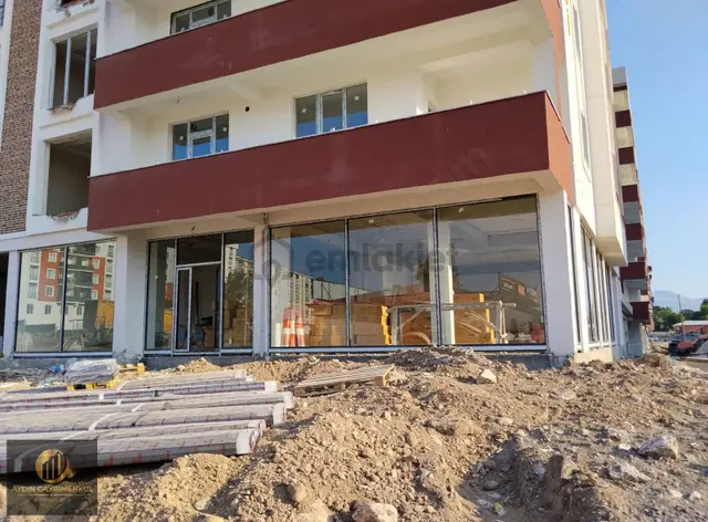 Hilalkent Merkezde Yol Üzeri Konumlu Satılık Sıfır Lüks İşyeri 2