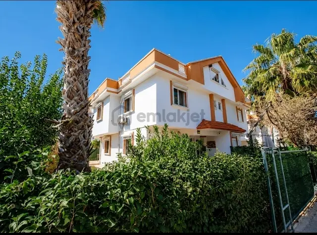 Antalya Altıntaş' Ta 4+1 Tadilatlı Masrafsız Tripleks Villa 1