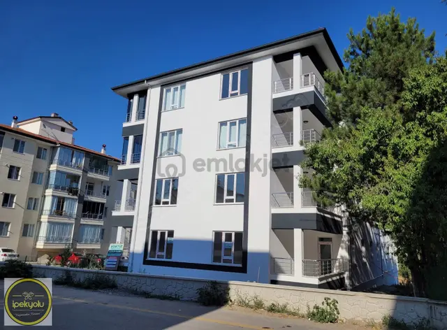 İpekyolu Gayrimenkulden Hacıkara Çamlıbağ Da 3+1 Sıfır Daire 1