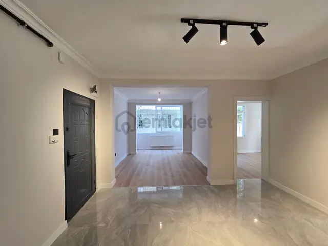 Karşıyaka Aksoy Mahallesinde Satılık 2+1 Daire 2