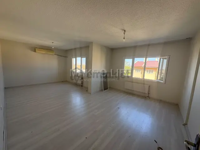 Seyrantepe Toplu Konut'ta Full Bakımlı Satılık Fırsat 3+1 Taşınmaya Hazır Daire 1
