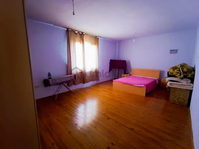 Eşme Kıranköy'de Satılık 5+1 Köy Evi & 6567 M² Tarla 2