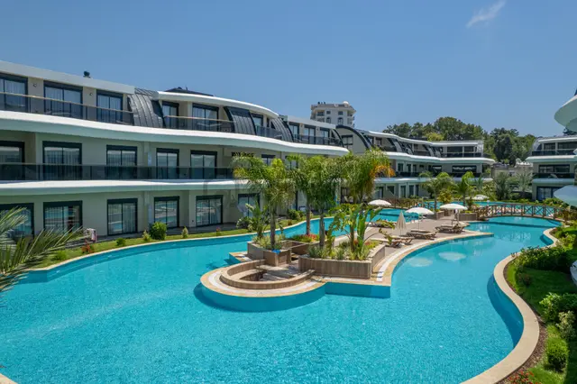 Alanya'da Bir Benzeri Daha Yok! Geniş Bahçeli & Havuza Nazır 2+1 1