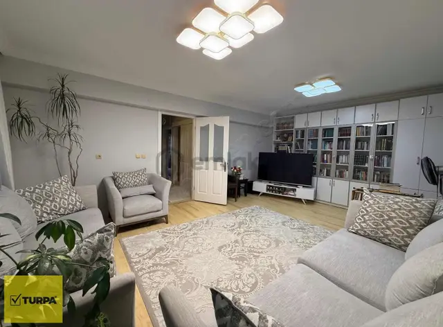 Turpa Balçovadan 7+1 Tam Müstakil Satılık Villa 1