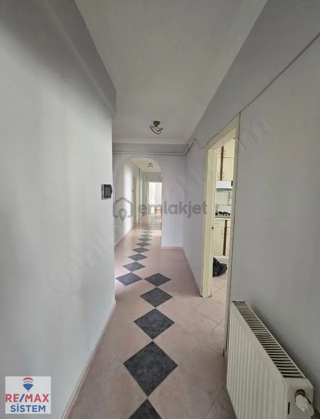 *cumhuriyet Mahallesi Merkezi Konumda 3+1 Kiralık Daire 2