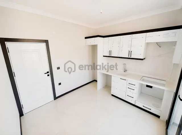 Onmax Bademalanında Satılık 2+1 Kapalı Mutfak Daire 1