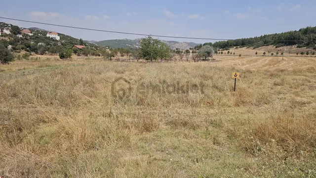 A K Mutludan Dağbelinde Ana Yola Yakın Ticari+konut+villa Arsası