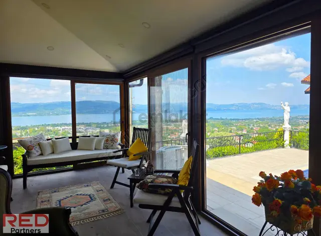 Site İçerisinde Özel Havuzlu Göl Manzaralı Villa I Derya Uludağ 1