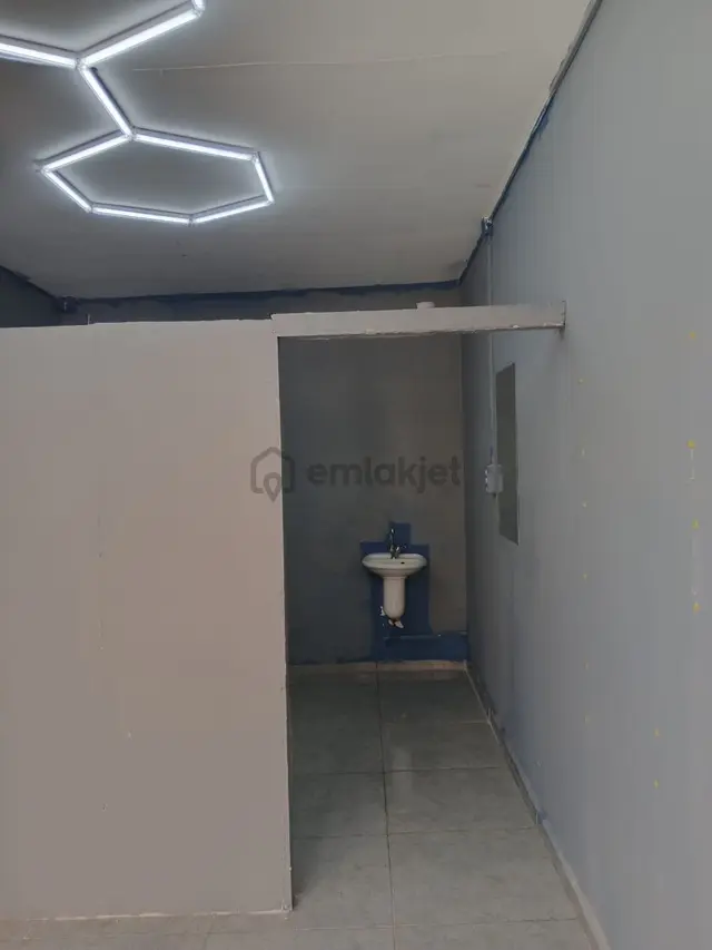 Türkocağı Cad. Ve Gündüz Sk Köşe Yanında, 17 M2 Kiralık Dükkân 2
