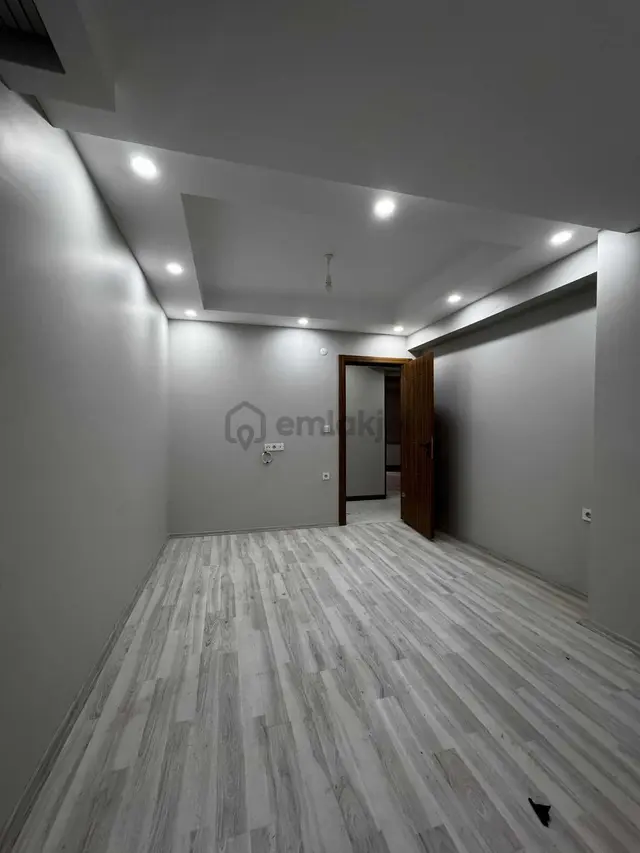 İncirtepe Mah Balkonlu Y.giriş Daire 2