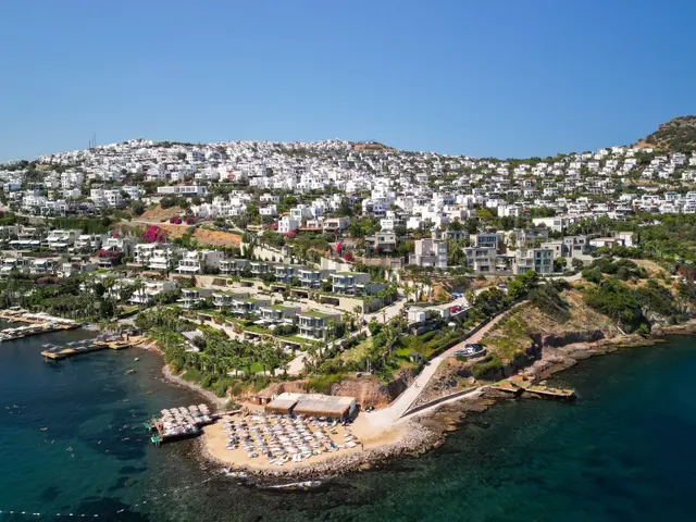 Bodrum Gündoğan Satılık Plajlı Deniz Manzaralı Müstakil Villa 1