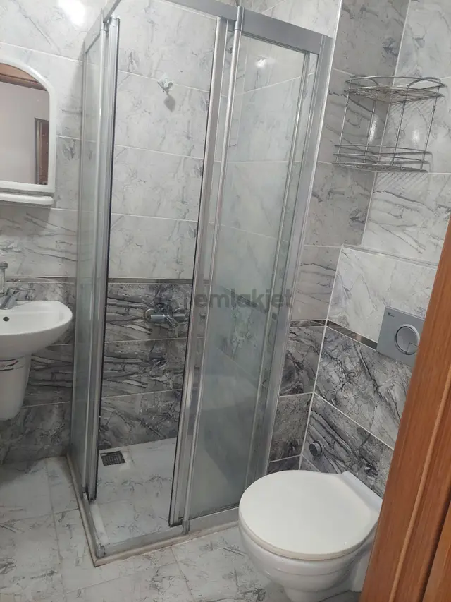 Reşatbey'de Satılık 40m2 Doğu Cepheli 4katlı Binanın 2.katı Balkonlu 1+1 Daire 2700.000tl Pazarlık. 1