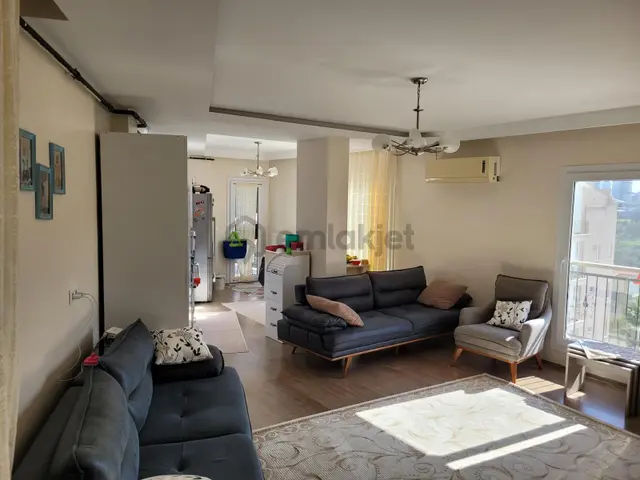2+1 *karslılar *5-3katı 3yaşında Net 95m2 Dgaz *hasarsız *menderese *5dakika Yürüme 2banyo Bahçeli, 1
