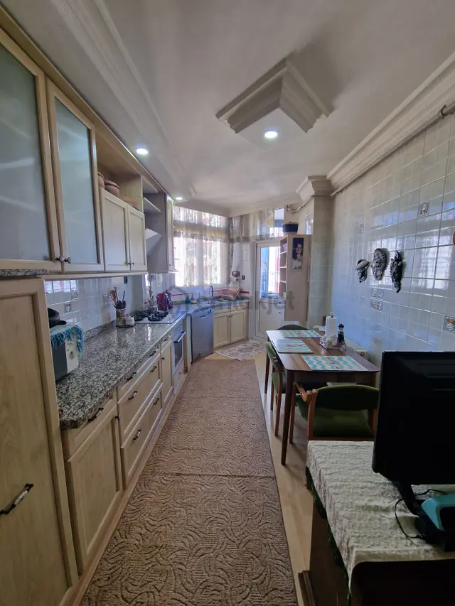 4+1güzelyalı Kap.mutfak 3banyo 3wc 240m2 Gdb Cephe 2balkon Site İçi Sosyete Pazarı Civ.az Hasarlı 1
