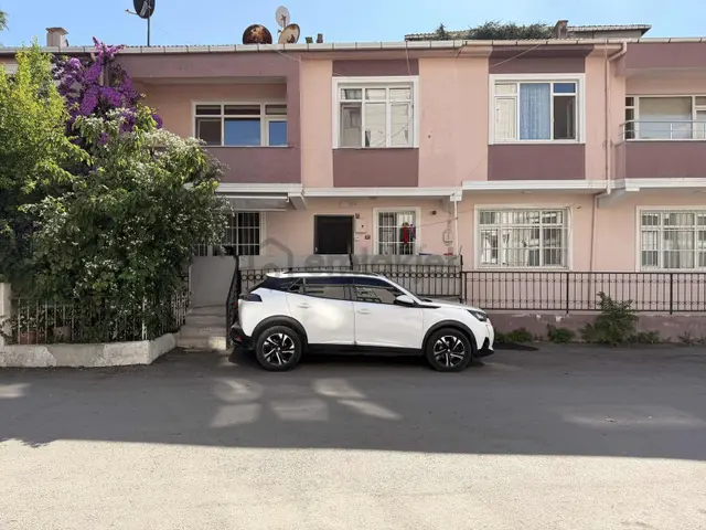 Dragos'da Kiralık 2+1 Müstakil Daire Sahil Ve Marmaray Yakını 1