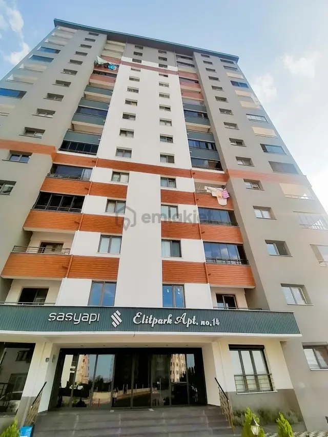 Zümrüt Mh. 3+1 Ebeveyn Banyolu Geniş Lüks Kiralık Daire 1