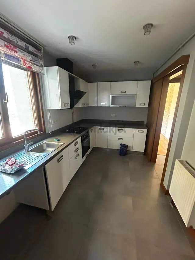 Fikirtepe'de Yeni Binada, Taşınmaya Hazır 3.5+1, Otoparklı Bakımlı 1