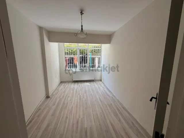 Emlak Uzmanı'ndan Fatih Yedikule'de Kiralık Bahçe Katı Daire 1