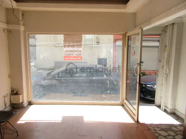 Fiyat Düştü ! 4.levent Emniyetevlerinde 90m2 Kiralık Dükkan