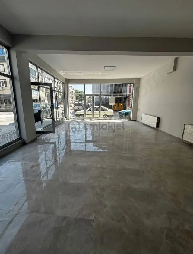 Çarşı Merkezde Satılık Kiralık Dükkan 1