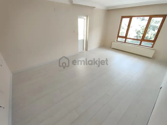 Cadde Üzeri 3+1 Bağımsız Metro Yakını Katta Yapılı Masarfsız Daire Tuğrul Emlak'tan 1