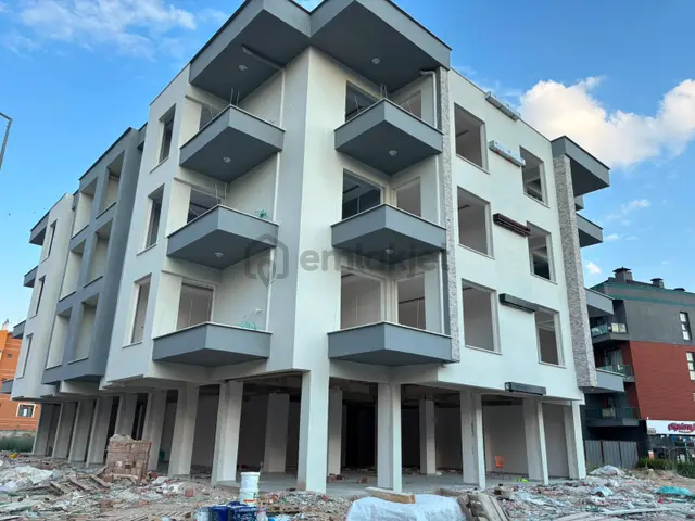 Selçuklu Parlayan Yıldızı Yazır Mah Safak Caddesine Cephe 396 M² Net Hazır Kiracılı Satıllık Dükkan 1