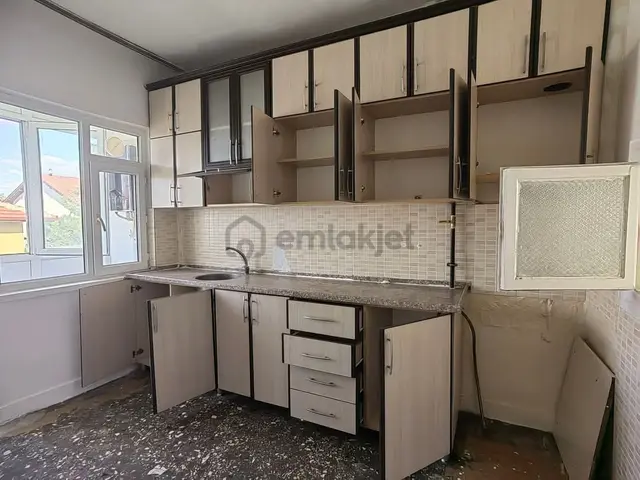 Akçay Emlak'tan Akşehir Seyran Mahallesi Kaymakamlık Civarında Doğalgazlı Kiralık 3+1 Daire 1