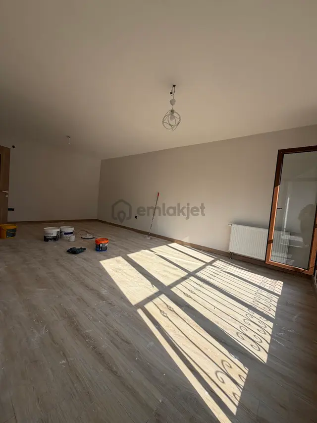 Buruk Toki’de Satılık Yemek Odalı Kapalı Mutfak Lüks 2+1 Daire 1