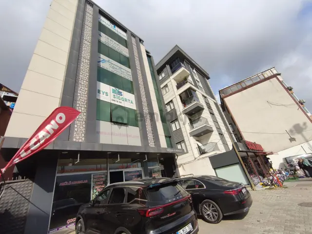 Sultanbeyli Merkezde Metroya Komşu Kiralık Dükkân & Mağaza 1