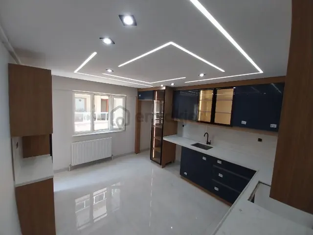 Topçu Asım Mahallesi'nde Satılık 3+1 Arakat Full Lüks Daire 1