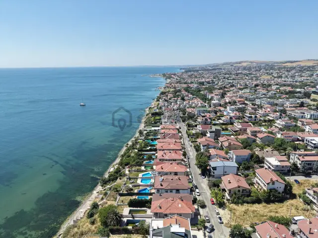 İstanbul B Çekmece Sinoba Sahil 8+3 Acil Satılık Yalı Villası 1